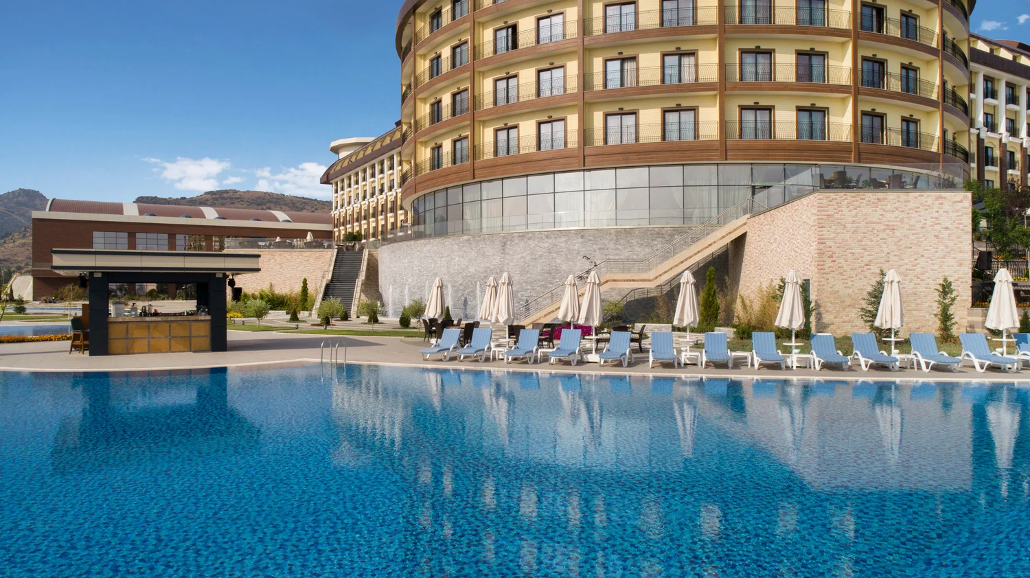 Pool Bar